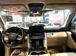 تۆیۆتا لاند کروزەر